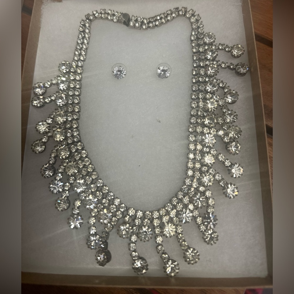 Silver Cascading Necklace with Sparkling Stones